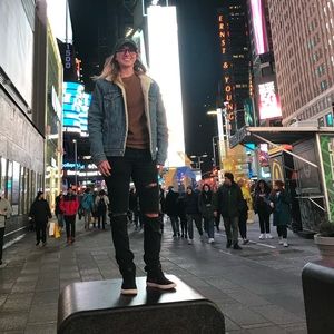 Meet your Posher, Briana